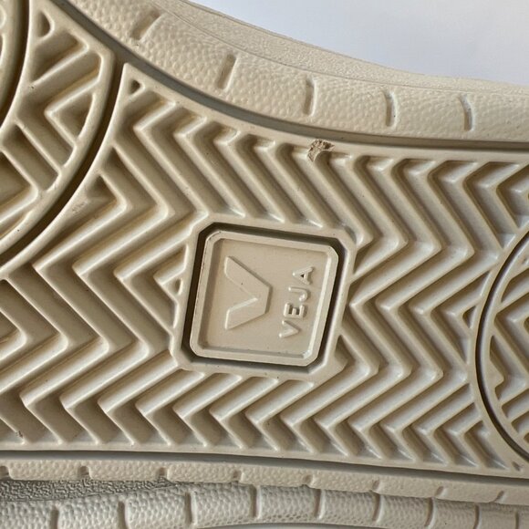 Veja V12 White Marsala Red Nautico Men Size 42 US9 - Picture 9 of 12